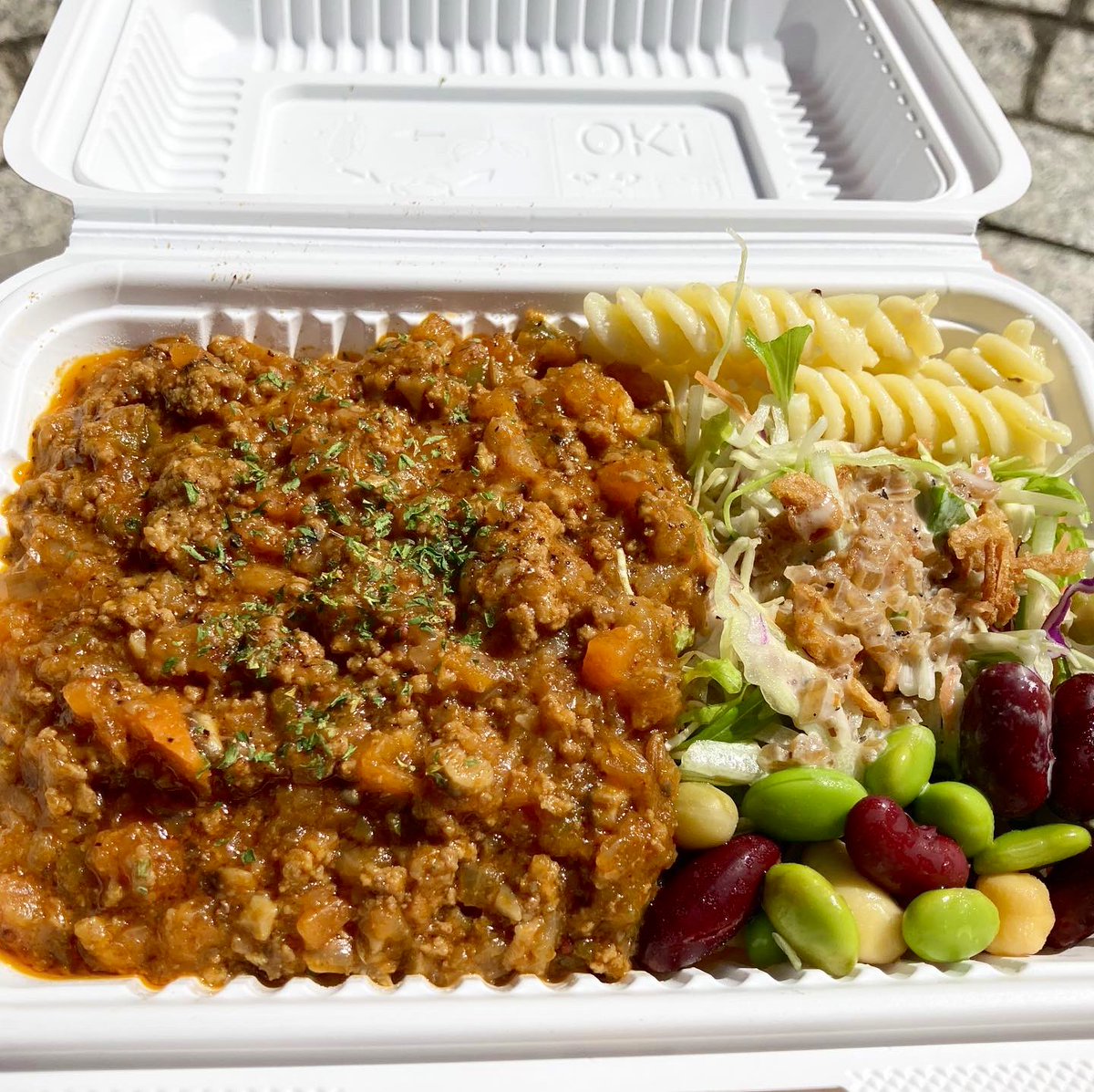 勝山きよ香 On Twitter キッチンカーランチ デビューした時のお店で 今回はドライカレー 安定の美味しさでした 初回はドキドキしながらも Ny屋台の定番 チキンオーバーライス で ニューヨーカー気分でした 笑 サラダドレッシング チップ まで