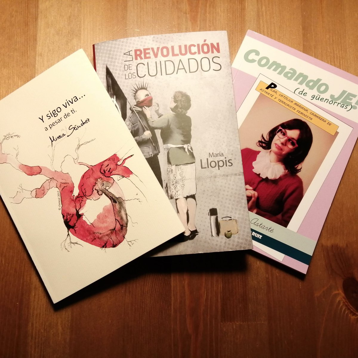 ¡Seguimos con un #sorteo más! #Sorteamos este lote de libros entre las personas que aporten 60 € o más nuestro @verkami #becaslacajademúsica durante este fin de semana. vkm.is/cajademusica 
@txalapartatik @LlopisMaria
#salamera
#infancia en #riesgodeexclusión