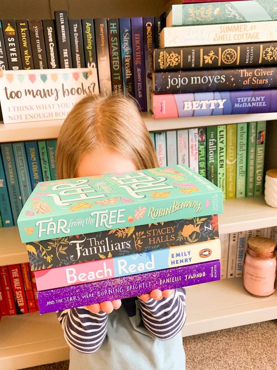 diaryofabookmum's tweet image. One of my little book apprentices helped me out with today’s #stacksaturday ❤️ it’s a #prettyspinesstack  

instagram.com/p/CLghswwgVsD/…