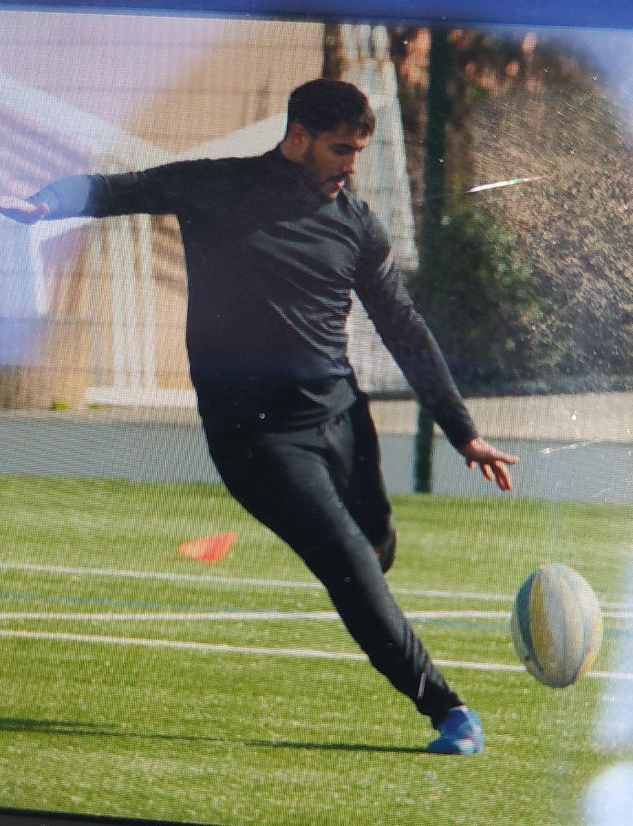 Pamisire's tweet image. @babmathieu un coup de pouce pour ce petit jeune qui s'est trompé de sport