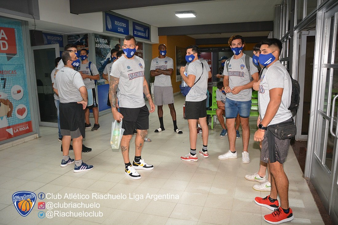 #RiachueloBásquet 🏀

La ilusión en marcha!!

Vamos Eterno!!

#SomosLaRioja
#Jugamosconelcorazón
#LaRiojaesdeLigaArgentina

<a href="/LigaARGbasquet/">La Liga Argentina</a> <a href="/QuintelaRicardo/">Ricardo Quintela</a> <a href="/GobDeLaRioja/">Gobierno de La Rioja</a> <a href="/JorgeCordobaLr/">Jorge Luis Córdoba</a> <a href="/secdeportelr/">Secretaria de Deportes, Recreación e Inclusión</a> <a href="/turquitomenem/">Yamil Menem</a> <a href="/amolinalarioja/">Armando Molina</a>