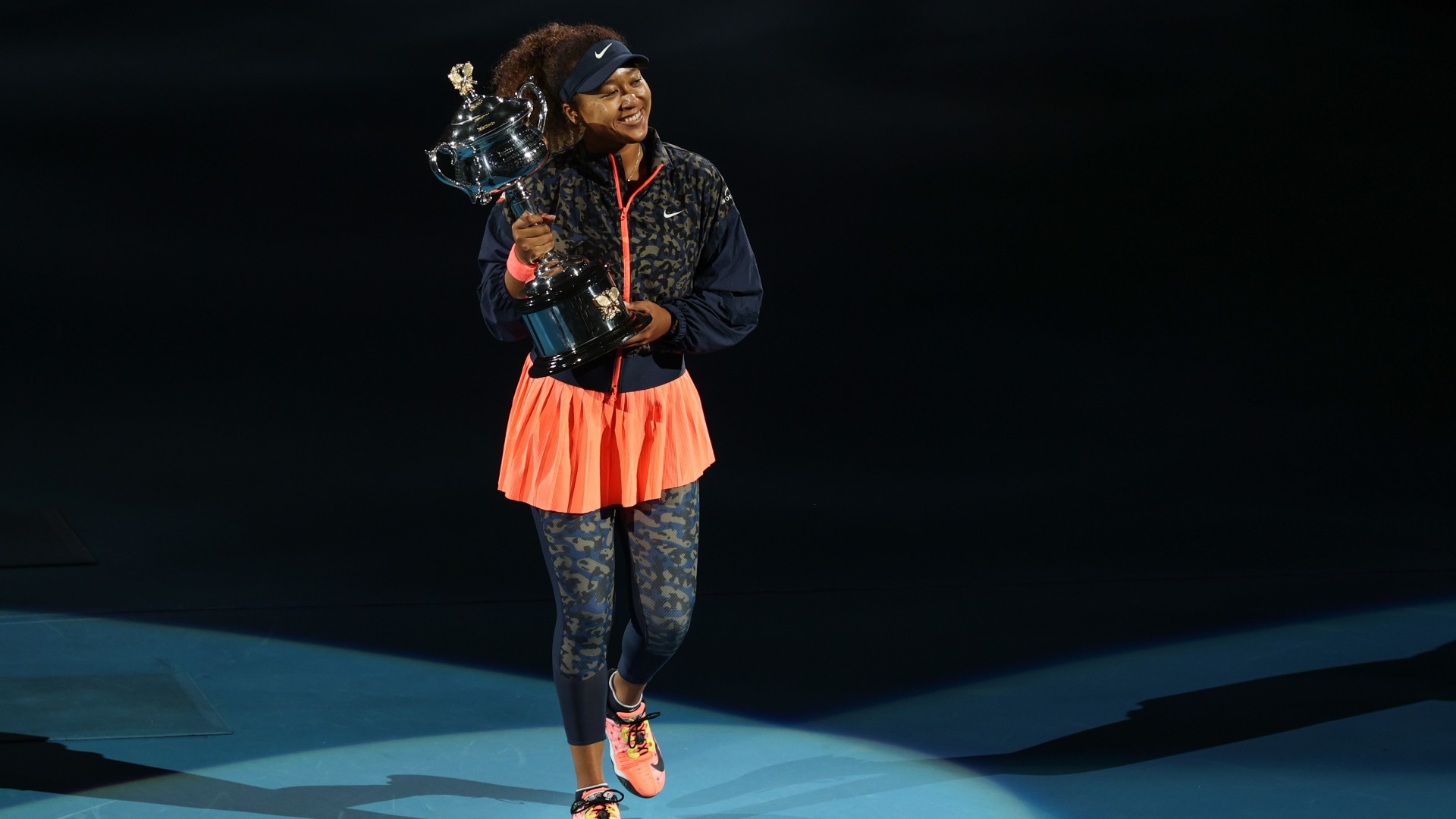 Naomi Osaka poses after claiming her second #AusOpen championship.