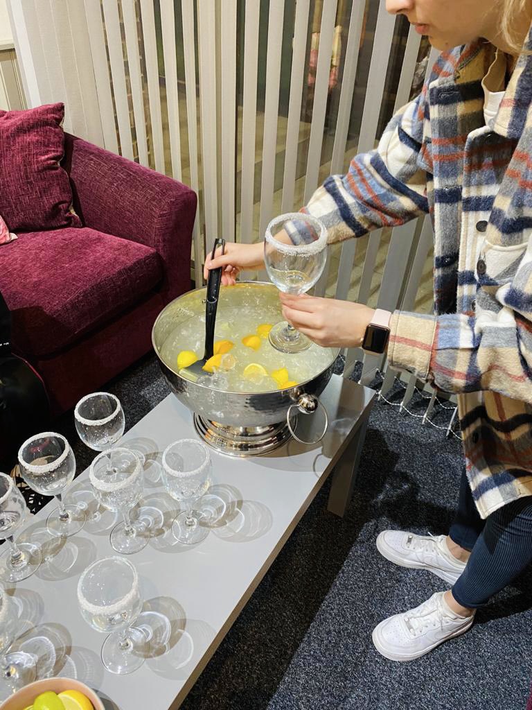 The girls enjoyed a homemade Mexican cuisine with mocktail margaritas last night 🇲🇽🌮🍹 #iloveboarding #boardingschool