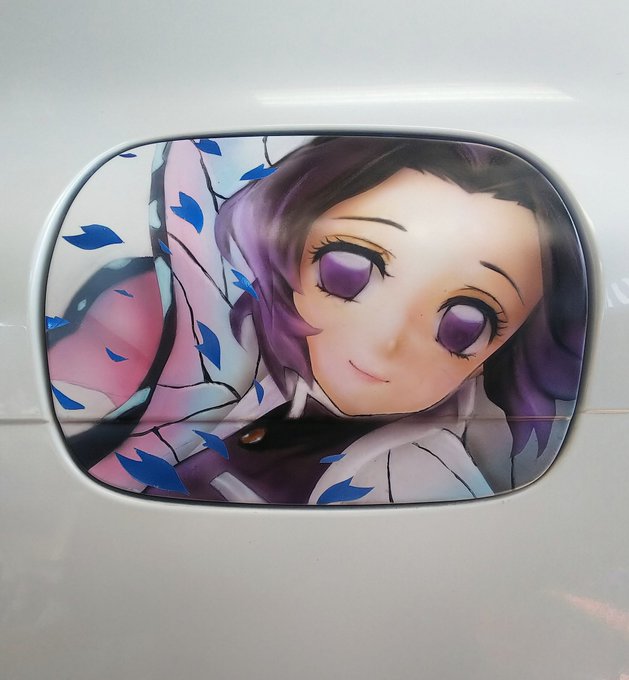 給油口にエアブラシで胡蝶しのぶを描きました。最近は給油口がリベット止めなのでバラすの面倒なのと時間がなかったので直接描きました!#胡蝶しのぶ #鬼滅の刃 #エアブラシ 