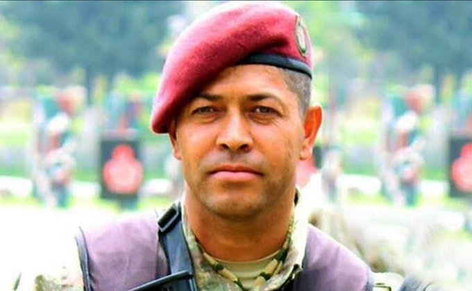 #ÖmerHalisdemir Hainlerin planlarını bozan 
15 Temmuz'da ilk kurşunu sıkan kahraman Ömer Halisdemir'in doğum günü bugün.
Doğumun mübarek olsun ey kutlu şehit!