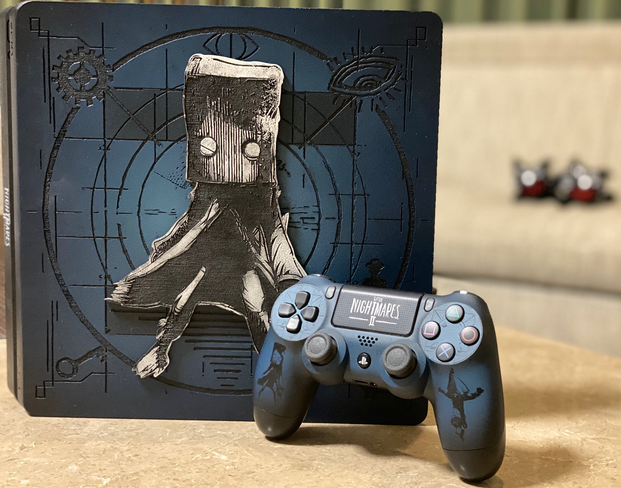 キヨ チャンネル登録者数300万人記念のお祝いとして 公式から リトルナイトメアデザイン Ps4 をプレゼントしてもらっちまったあああああああああああああああああああああああああああああ 世界に数台しかないらしい なんまら