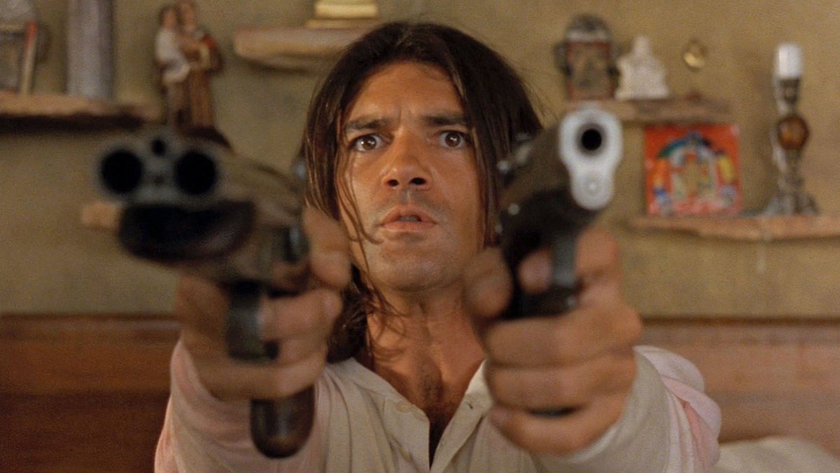 Antonio banderas desperado взгляд. отчаянный 2024. отчаянный фильм 1995. отчаянный фильм 1995 бандерас. антонио бандерас отчаянный.