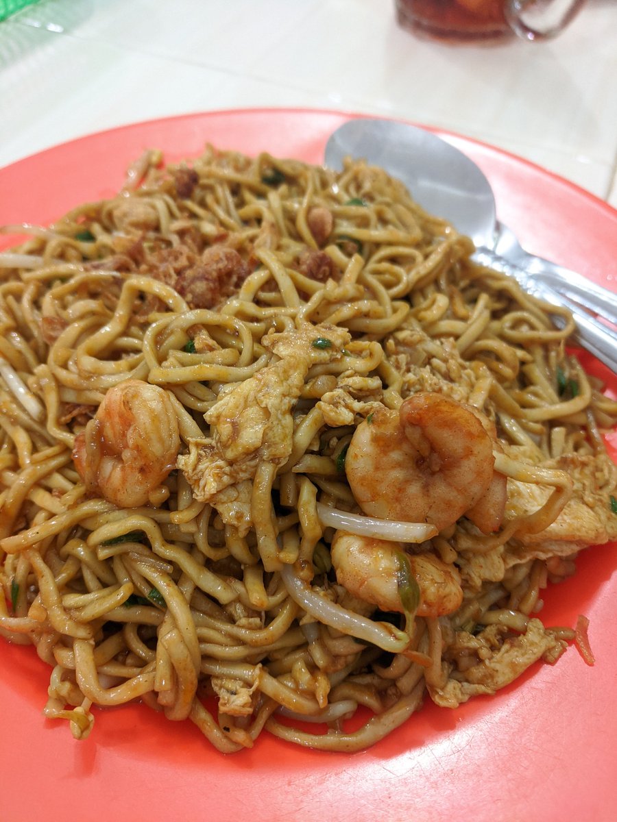 Mie Limpak kedatangan konten kreator.