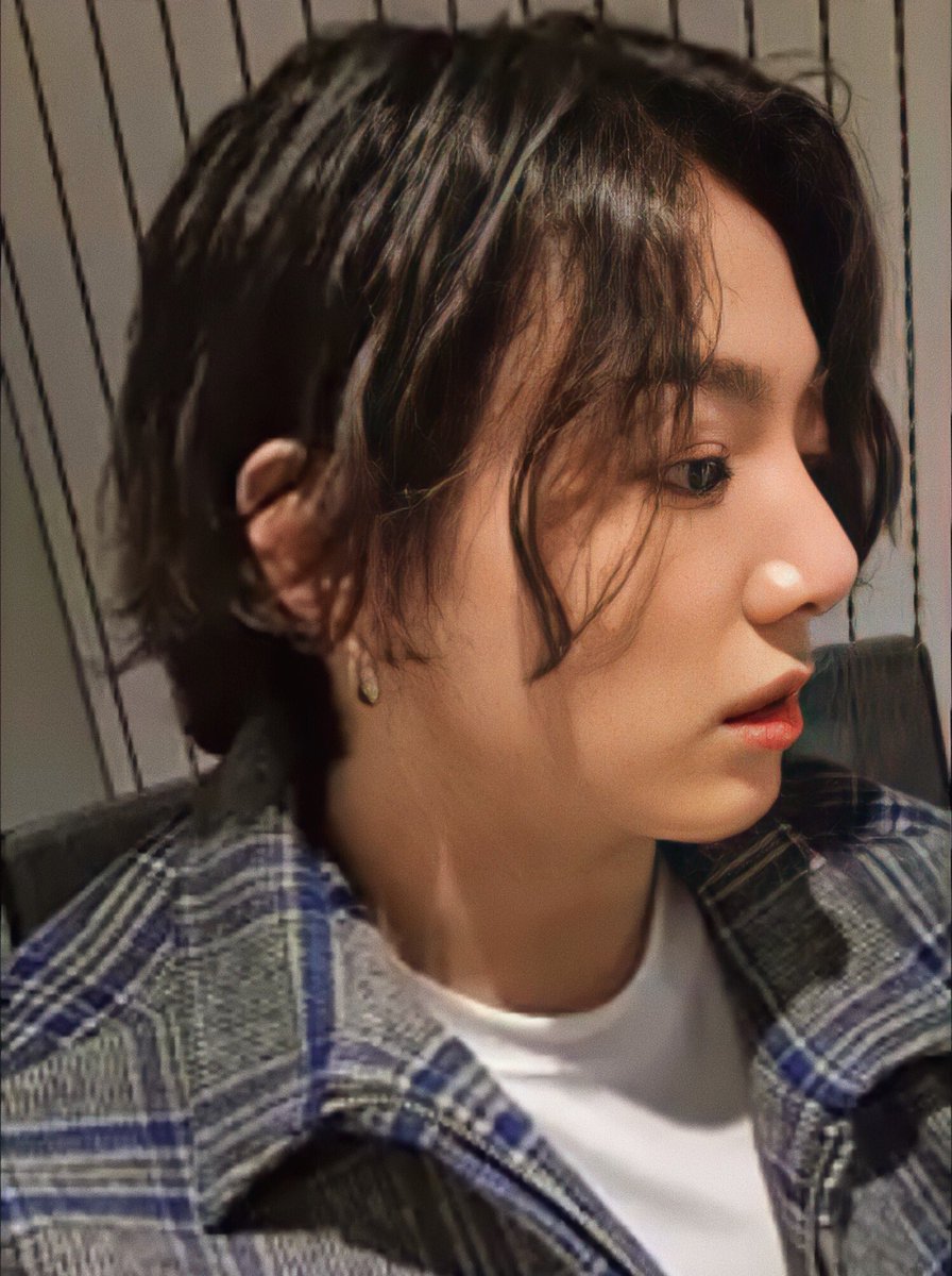 kookpiics's tweet photo. Jungkook is so beautiful ✨☁️
#JUNGKOOK #정국 @BTS_twt https://t.co/sWEpjDYuca
