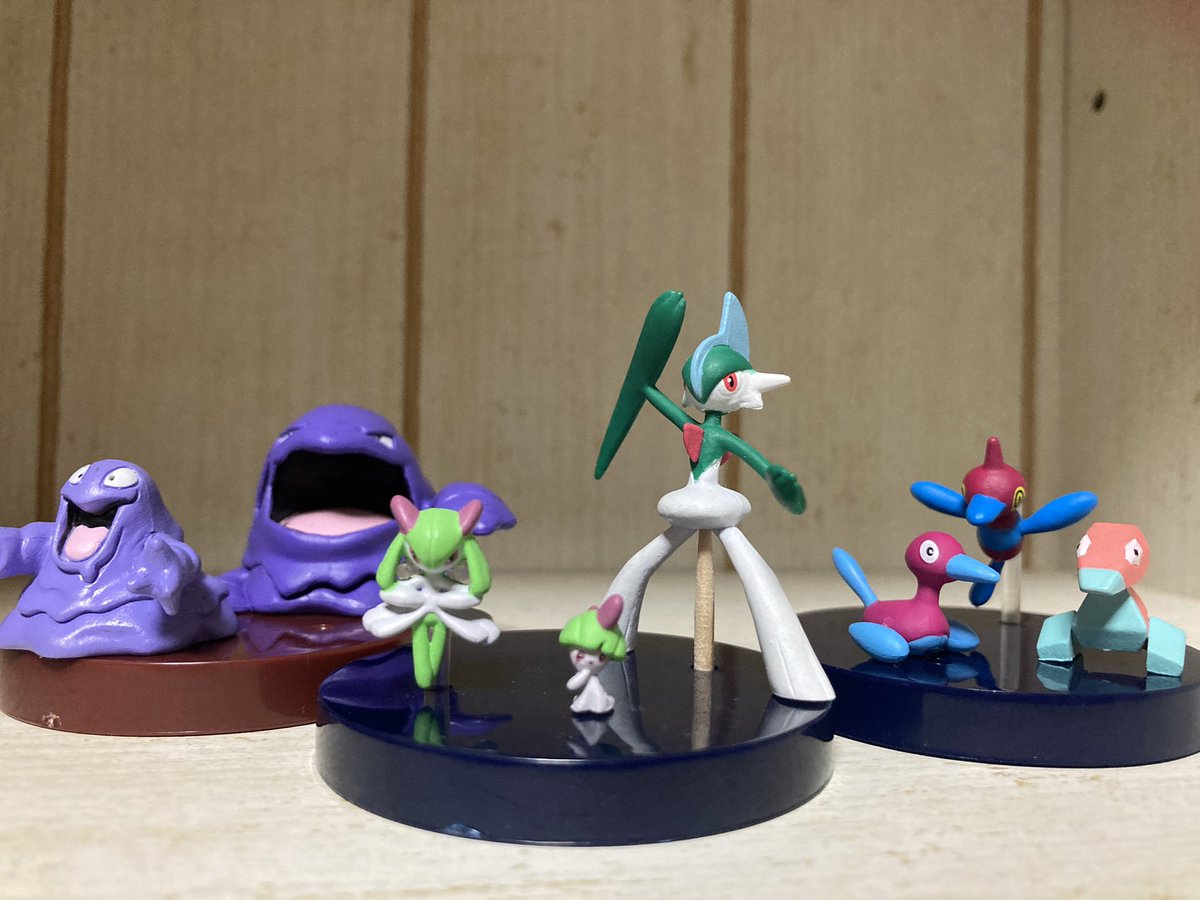 Katsuo 今日購入した立体ポケモン図鑑 エルレイドのポールが無かったのは完全にこっちの確認ミスだった ベトベトンがでかい マダツボミも苦しかったに違いない 無印79話参照 ポリゴン一族は安かったのでついでに 元々欲しかったし