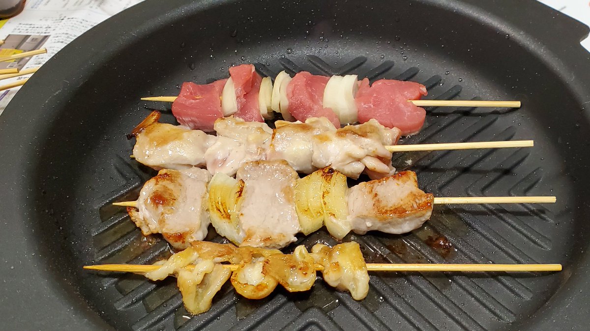 Kubosmotion 自宅で手作り焼き鳥 今日は 豚ヒレ肉 8本 鳥皮 4本 鶏モモ 6本 の3種をビールで乾杯 Kubosmotion 自宅で手作り焼き鳥 今日は 豚ヒレ肉 8本 鳥皮 4本 鶏モモ 6本 の3種をビールで乾杯