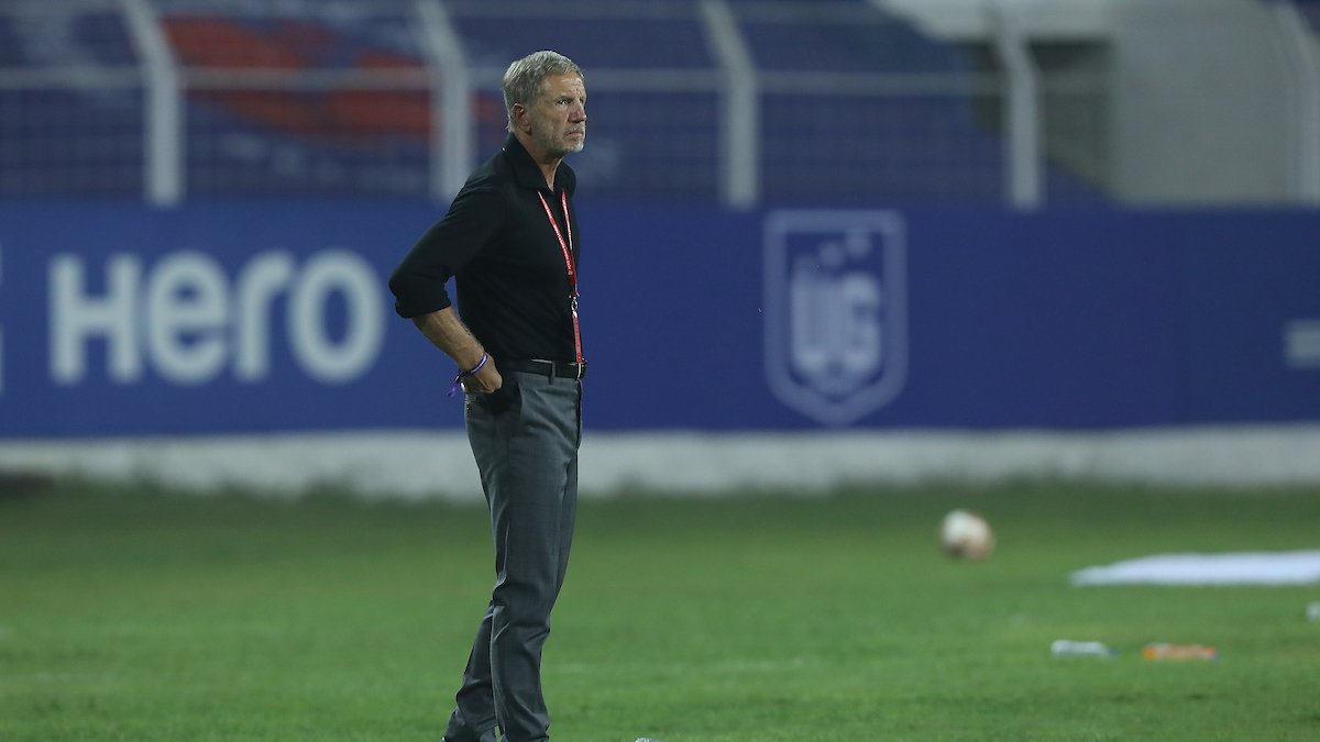 ShyamSportsGuy's tweet photo. 🎙️ #Podcast | The sacking of Stuart Baxter - an error, a consequence, a message ft. @MrRohanSharma &amp; @1RajAthwal 

- How #OdishaFC camp reacted
- How the mgmt handled it 
- Trivialization of sexual violence in sport 

The #FullTimeShow covers it all: https://t.co/Ou97Pakc2d #ISL https://t.co/24BfrZHAjR