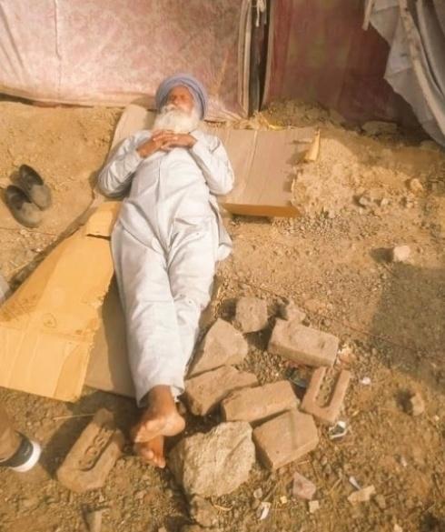 VishalLochab6's tweet image. Revolution is not a bed of roses;)