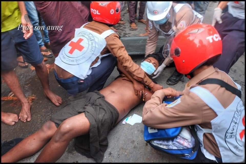 Luna95861665's tweet photo. Please help Myanmar.😭😰.          
#WeNeedJustice https://t.co/OtvvHZ2m6O