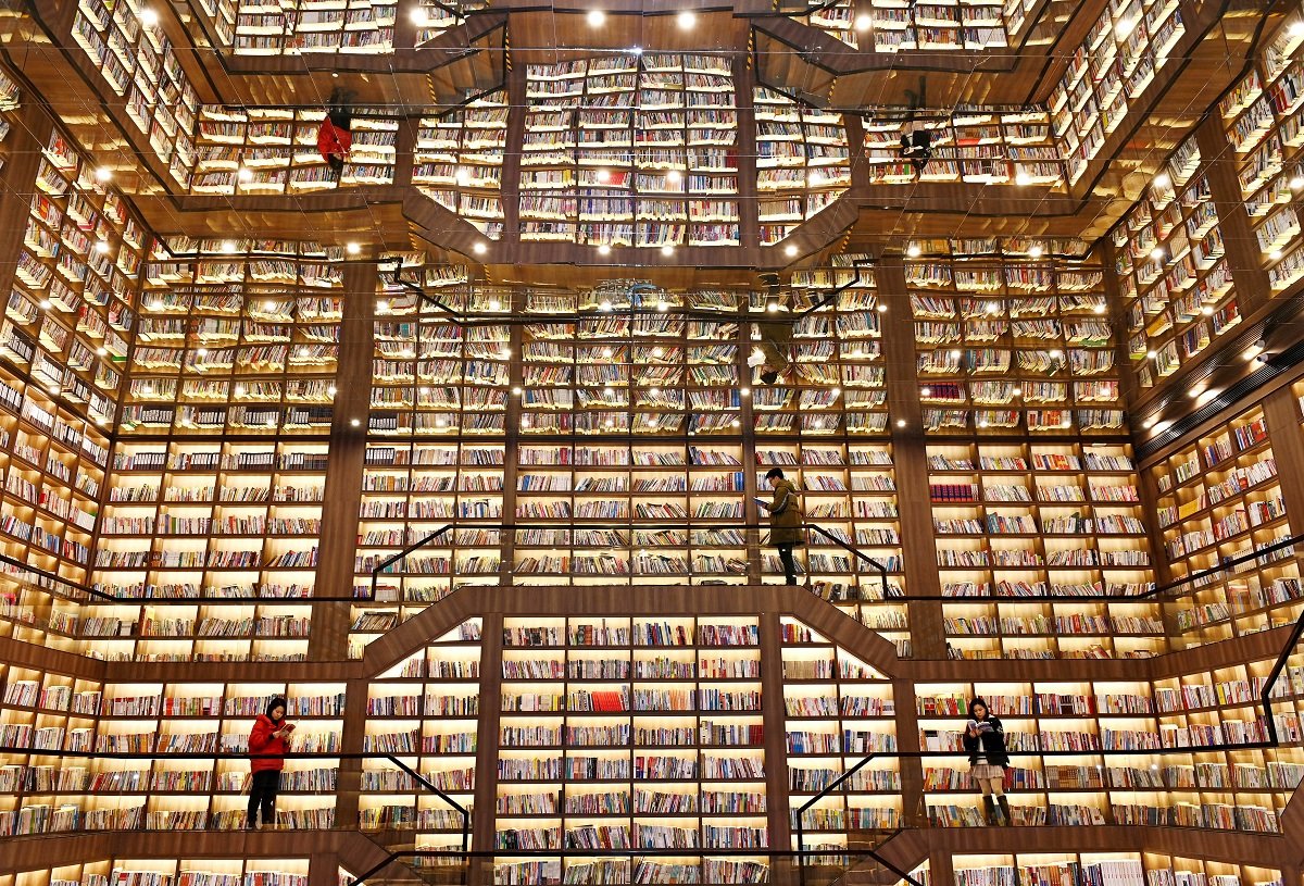 ClevedenEnglish's tweet image. Songpo Bookstore in China. Just wow!