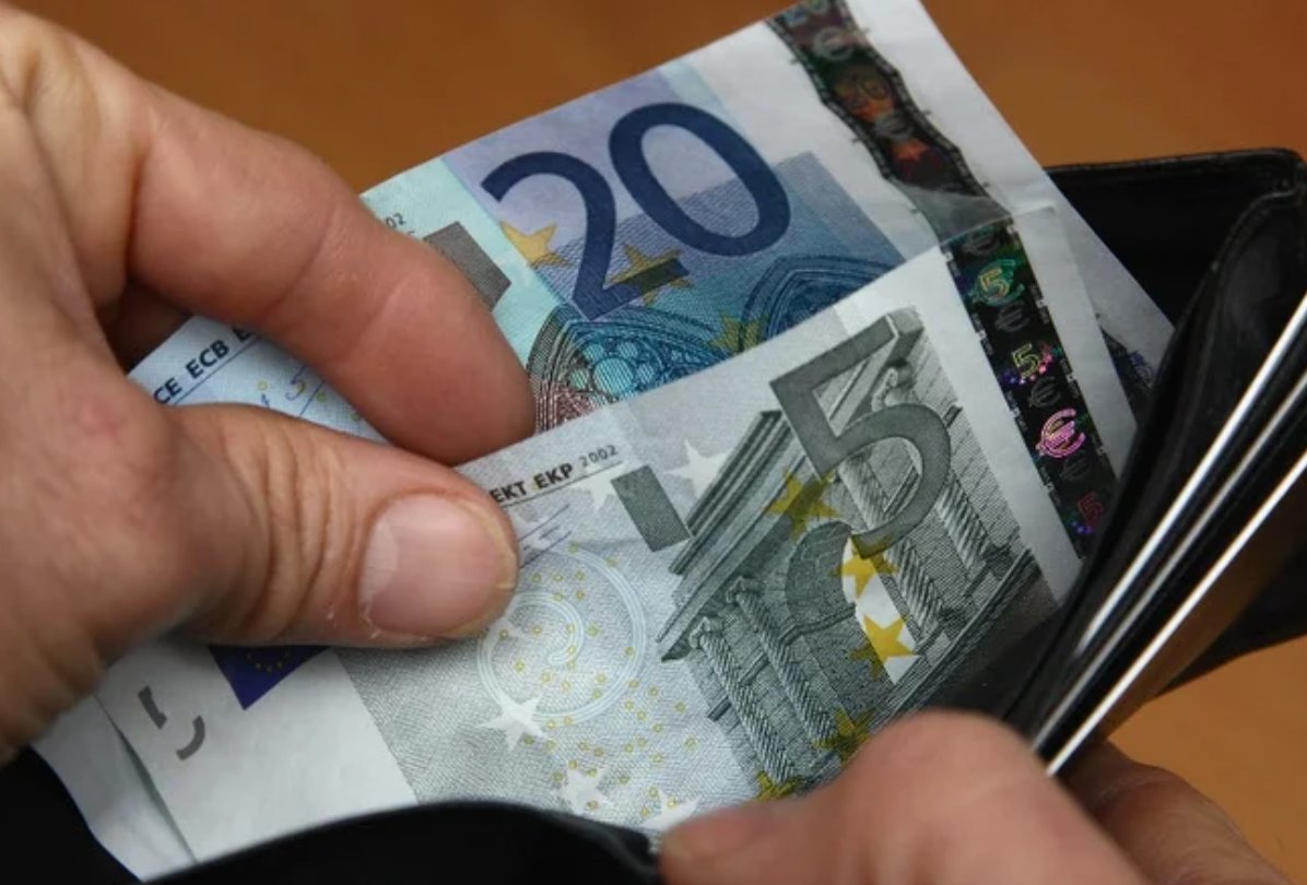 Peoples spending will be huge when we eventually come out of the pandemic, what creative idea’s does your business have to able to receive some of this spending? #juice #creativethoughts