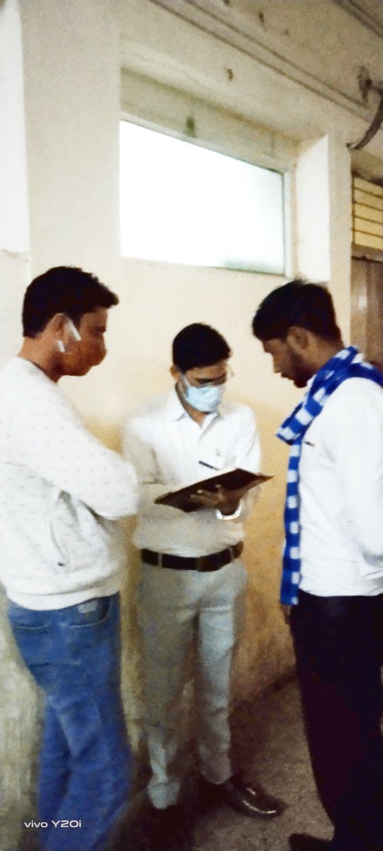 BhimArmysher's tweet photo. हापुड़ के एक गांव में 4 साल की बच्ची के साथ हैवानियत की गई दुखद घटना की जानकारी प्राप्त होते ही भीम आर्मी हापुड़ की टीम पीड़ित बच्ची के परिवार से मिलने मेरठ मेडिकल पहुंचे पीड़ित परिवार से मुलाकात बच्ची का हाल जाना जिसमें पीड़ित परिवार को हर संभव मदद व न्याय दिलाने का आश्वासन दिया https://t.co/7MOKUlD0sq