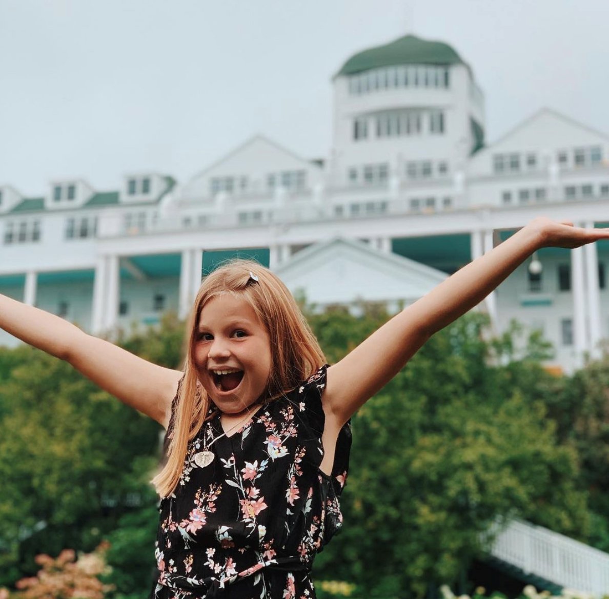 GrandHotelMI's tweet photo. Congratulations to the winners of the #MyGrandMemory contest, @kristylynnathome, @drdschoonover and @gmjameson via Instagram!
Thank you to everyone who shared their Grand memories with us, it is an honor to be a part of so many special moments for our guests. https://t.co/ODJ29oSged