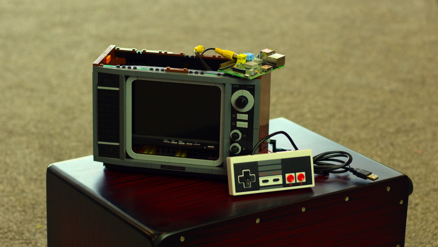 ItsTJFREE's tweet photo. Turning Lego TV into a mini gaming system using a Raspberry Pi. #raspberrypi #opensource #retropi #nessystem #oldschoolgames #simulator https://t.co/gBgEbrXCCH