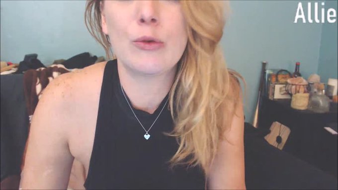 Another vid sold! Dirty Talk Cuckolding https://t.co/Cx1sar9YhO #MVSales https://t.co/j9B7VqMeSs