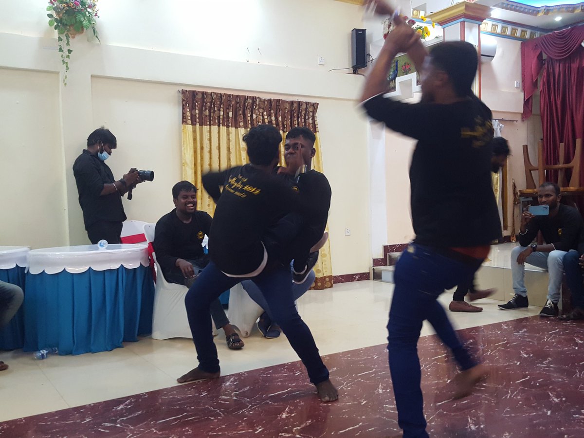 Theepan15789's tweet image. Fun mode
#weekendvibes 
#2012Batch
#Hartley_College