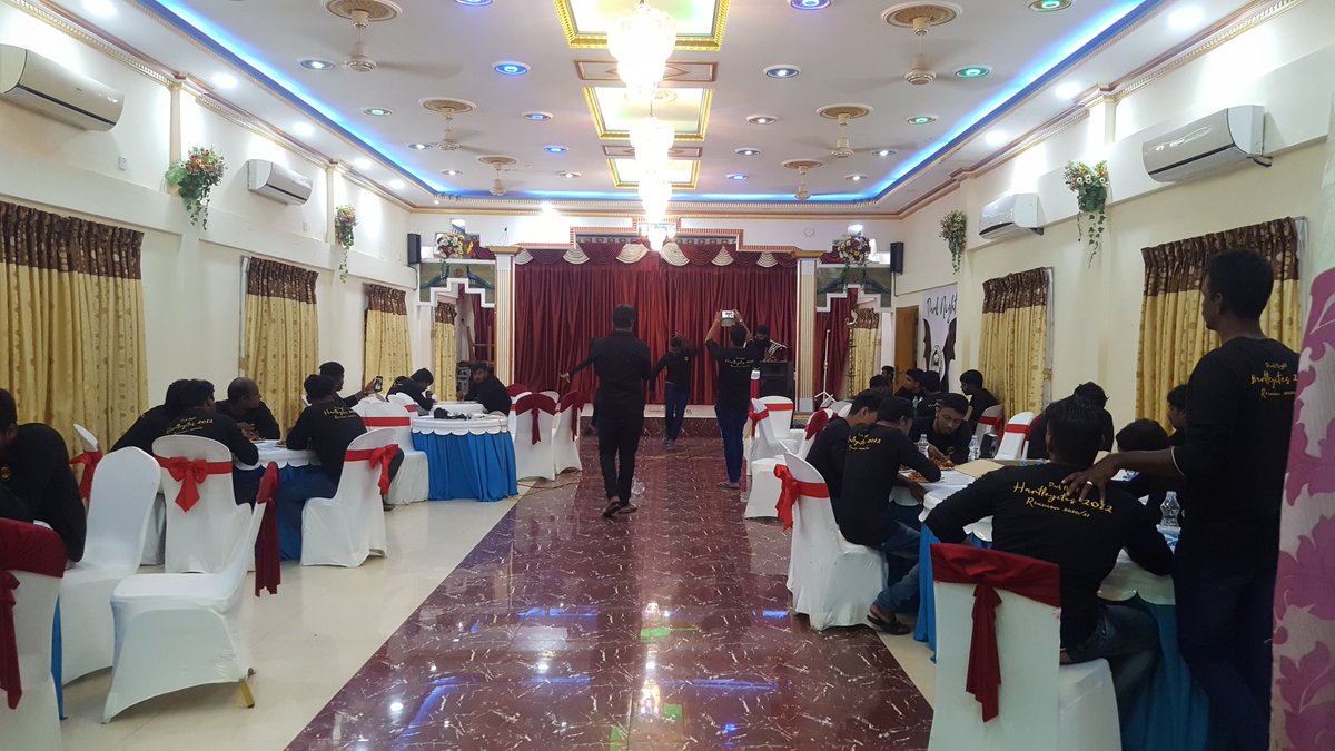 Theepan15789's tweet image. Fun mode
#weekendvibes 
#2012Batch
#Hartley_College