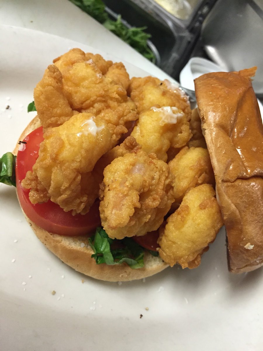 Bleutopia7North's tweet photo. MAKE SURE YOU VOTE TODAY!🗳
Here, we have some perfectly golden fried shrimp for this Bleutopia Style Po’ Boy on Brioche!🍤
.
.
#shrimp #bubbagumpshrimp #poboy #poboys #poboysandwich #friedshrimp #cajunshrimp #shrimpandgrits #shrimprecipes #shrimpboil #friedfood #friedfish https://t.co/TGv1EmVv9l