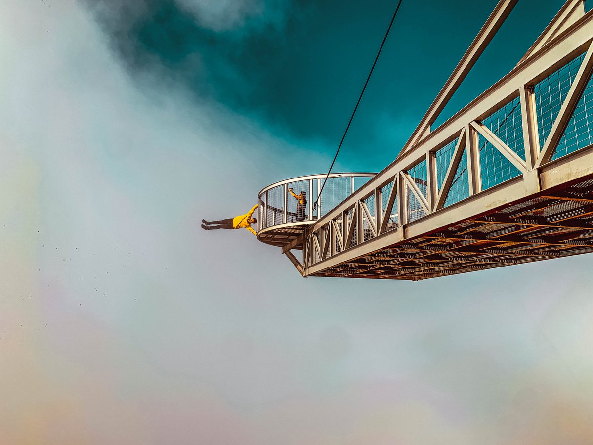 Our homeboy @roudybader in our beautiful country 🇱🇧,overcoming his fears courageously inspire us during these times. 

Jumper: @roudybader.

#GlobeJumpers #KeepJumping