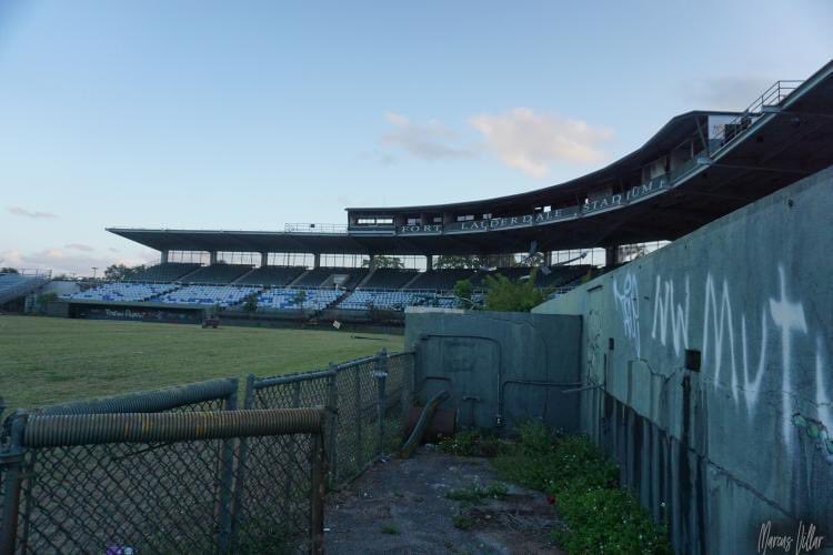 Ft Lauderdale Stadium opened in 1962 as the spring training home of Yankees and club's class D minor league team. Mantle, Ford, Berra and Jackson all dusted winter cobwebs off at the south Fla ballpark. It was razed in 2019. Photos taken near end by Marcus Villar & Fletcher Byrd. https://t.co/OJSXyJZL5y