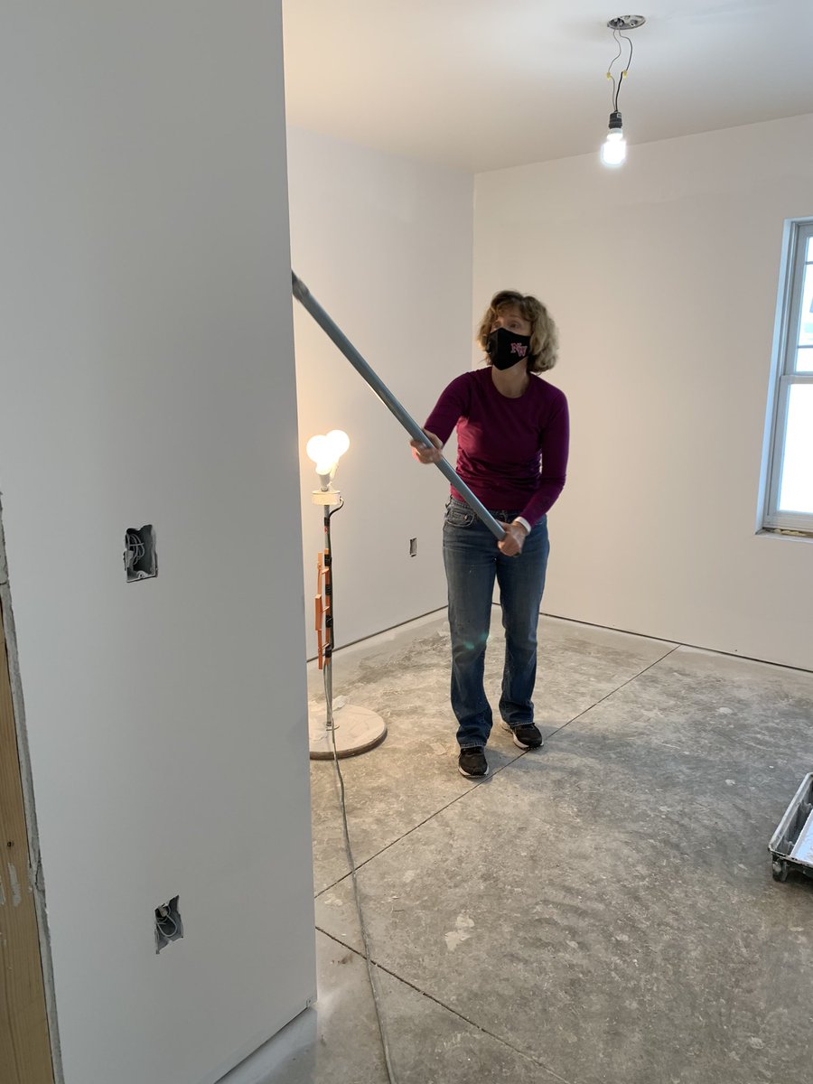 GiveHopeJackson's tweet photo. First coat of paint done!! Thank you so much to our amazing volunteers! https://t.co/RbjIhweaAI