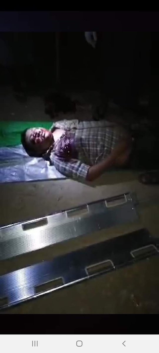 Grace04337451's tweet photo. Burmese Police cruelly shot an unarmed civilian's head three times.
#CrimesAgainstHumanity 
#WhatsHappeninglnMyanmar https://t.co/Tp7LKhVQPW