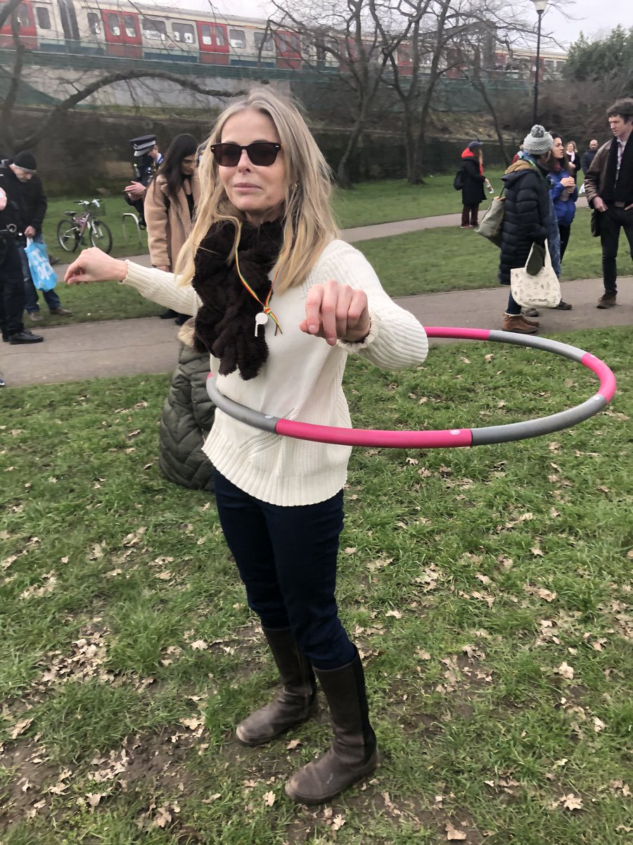 Hula Hooping for freedom at Turnham Green today and hoping not to be arrested for crime of “enjoying myself outside” #MusicForMentalHealth @JamForFreedomUK #SocialDistanceWithYourHulaHoop https://t.co/UOrAypjTmR