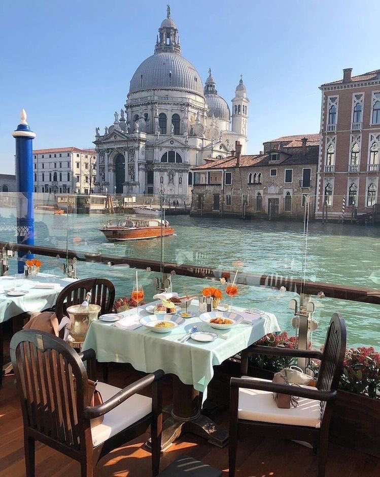 INTERIORPORN1's tweet photo. Dates in Italy are dreamy 🥰 https://t.co/jjLh5kkfcj