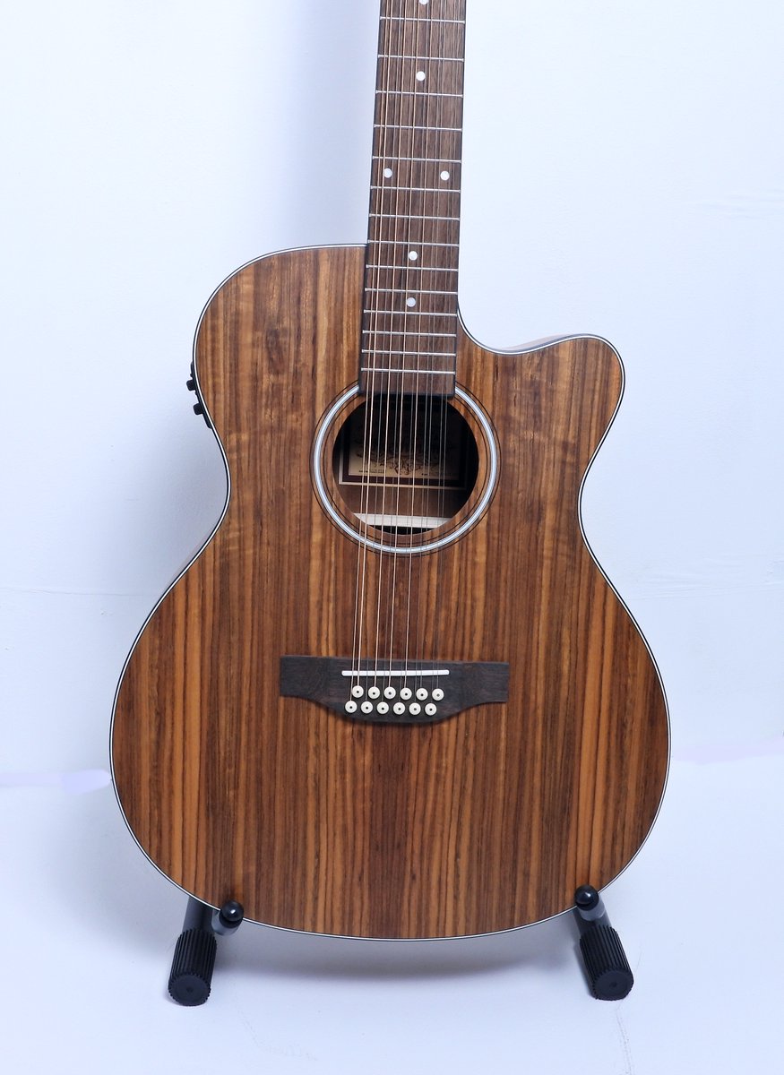 FreshmanGuitars's tweet photo. Koa (fiery) or Walnut (dark) - what's your preference ? #freshmanguitars #newguitar #newmusic #musicmaker #guitarist #guitarplayer #guitarist #singersongwriter #newmusicalinstrument #musicalinstrument https://t.co/8hi1agoNwD
