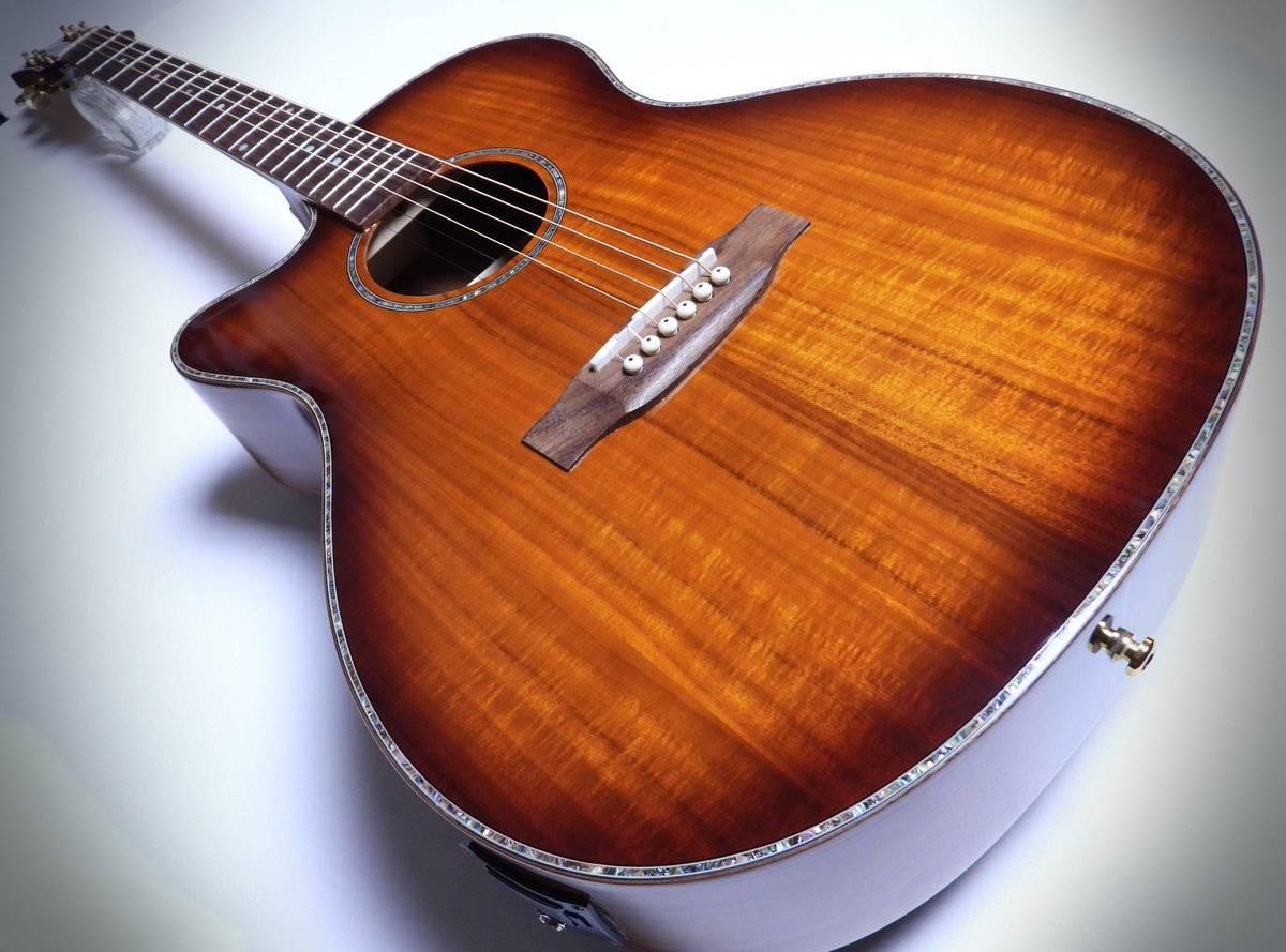 FreshmanGuitars's tweet photo. Koa (fiery) or Walnut (dark) - what's your preference ? #freshmanguitars #newguitar #newmusic #musicmaker #guitarist #guitarplayer #guitarist #singersongwriter #newmusicalinstrument #musicalinstrument https://t.co/8hi1agoNwD