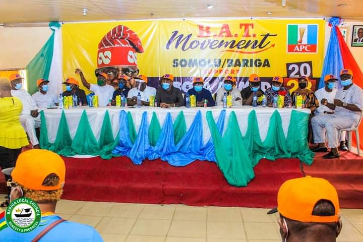 Barigalcdaa's tweet photo. BAT2023: Somolu-Bariga APC Leadership Support @AsiwajuTinubu for Presidency come 2023.
Grassroot mobilisers; Hon. Alabi Kolade, Hon. Abdul Salawu, Hon. Olowo, Apostle Oyewusi, Hon. Orekoya, others begin canvass for #BATMOVEMENT @OfficialAPCNg @followlasg @APCUKingdom @apc_lagos https://t.co/jcf8j2ABW9