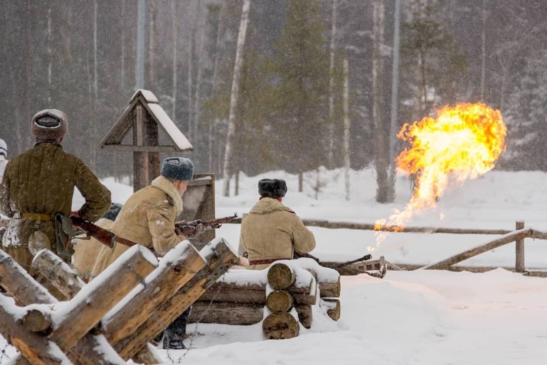 фотосессия патриотическая зимой. реконструкция 23 февраля. реконструкция 23 февраля. парк патриот поле победы зимой. реконструкция ркка.