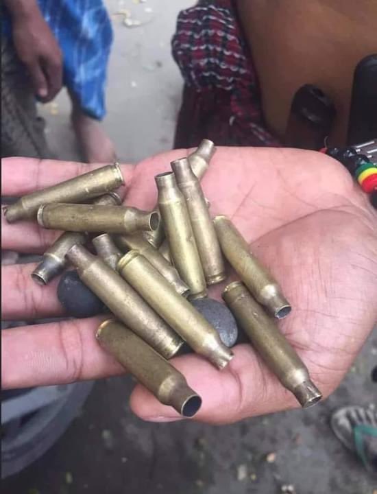 🚨Code red🚨  Happeningnow in #Mandalay , Myanmar. The military shoots at non combatant medics and ambulances including doctors and rescue team members. This is a war crime!! Please take action !!! #Feb20coup #WhatsHapppeningInMyanmar