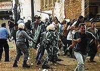 ale_rusconi's tweet photo. Hace #25Años los estudiantes fuimos reprimidos y 237 fueron detenidos cuando se intentaba reformar el estatuto de la #UNLP , la #Policia de #Duhalde ejecutó la orden de #PIotti 25 años de #LuchaYVictorias https://t.co/fGaRAhQIvB