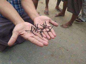 nvermnds1485's tweet photo. Now the military is shooting people with snipers and guns at Mandalay,Myanmar. Not knowing how many people have injured, shot and are dying yet.
Please save Myanmar.
TW// gunshot wound and violence
TW// blood
SUPPORT CRPH
#WhatsHappeningInMyanmar
#Feb20Coup https://t.co/KLfUeI4XxS