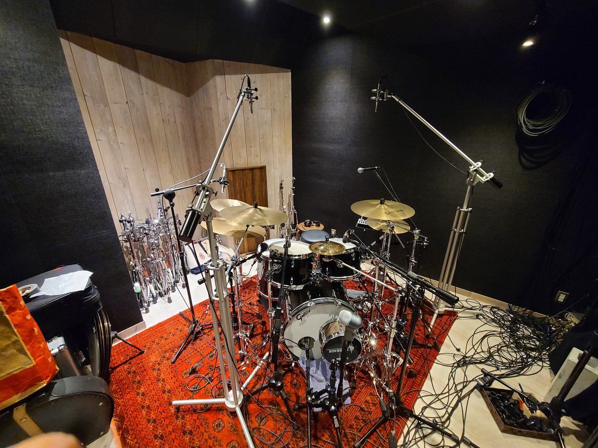 リズム録。
グッドサウンドスタジオでした。