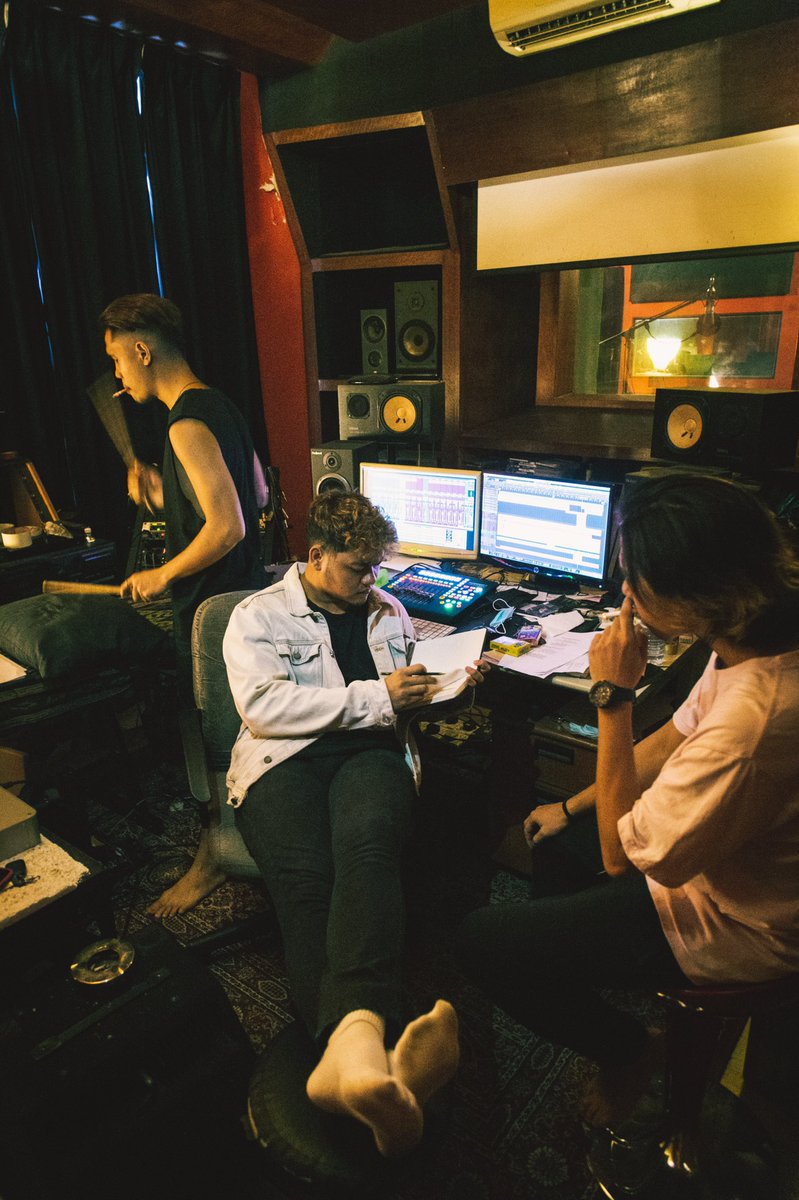 voidavoidband's tweet photo. 2021. 📸 : @arifvc https://t.co/FUOqKKkTLY