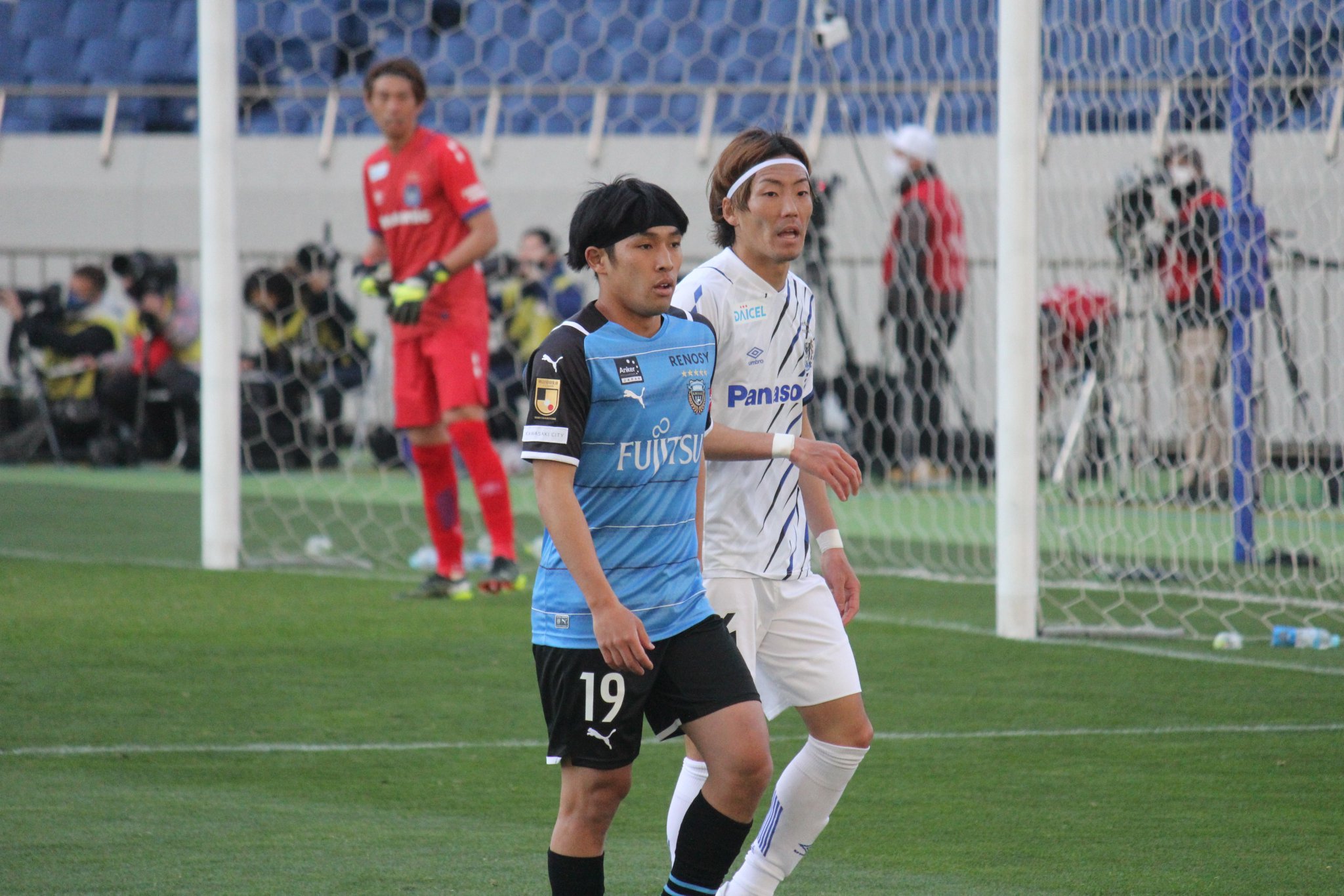 おーつき ヘアバンドブラザーズ黒 白 川崎 19遠野大弥 G大阪 4藤春廣輝 21 02 川崎vsg大阪 埼玉スタジアム おーつき ヘアバンドブラザーズ黒 白 川崎 19遠野大弥 G大阪 4藤春廣輝 21 02 川崎vsg大阪 埼玉スタジアム