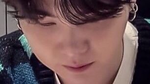 glossicheeks's tweet photo. this genre of yoongi pics, cheek edition https://t.co/IGQnA3nwBK