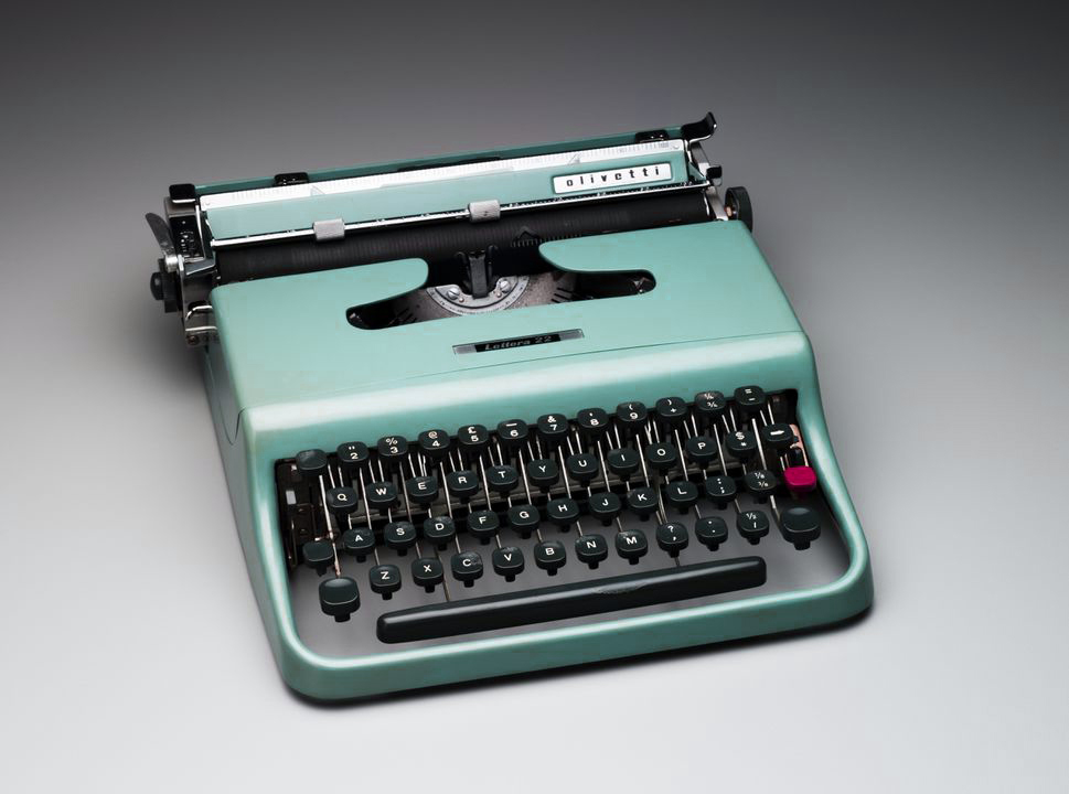 CanaryRam_'s tweet photo. Do you think I created the REAL Olivetti setup?😁

-@MelGeekworld Mojo60 Robin's Egg Blue
-@wilba_tech x @MekaniskCo  WT60-D
-@TheKeyCompany C3 Equalz Teal/Black PVD Stabs (lubed)
-Gateron INK Kangaroo lubed
-EnjoyPBT White on Black keycaps
-@Keebary1 custom cable &amp; Deskmat https://t.co/YsF18sRiFg