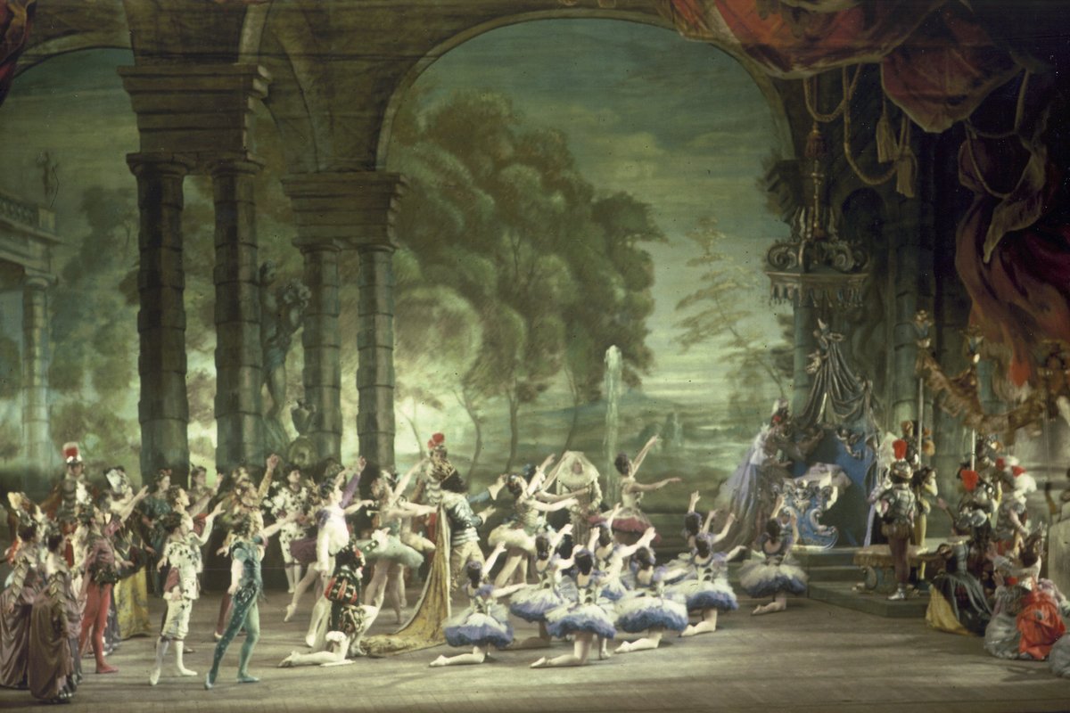 🎂 #OnThisDay in 1946 <a href="/TheRoyalBallet/">The Royal Ballet</a> premiered The Sleeping Beauty

It was the first ROH performance following World War II

With rationing in effect, costumes were put together from whatever was available, including pipe-cleaners, gold paper and paper doilies in place of lace!