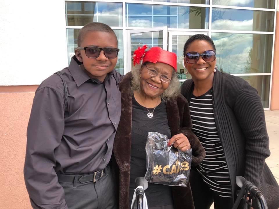 Foncelle74's tweet photo. Irma P. Hall is awesome woman of God, she is an educator, an American actress and a living legend who has appeared in tv shows and films since the early 1970s. #livinglegend #BlackHistoryMonth2021 https://t.co/Pcd1DEMHpy
