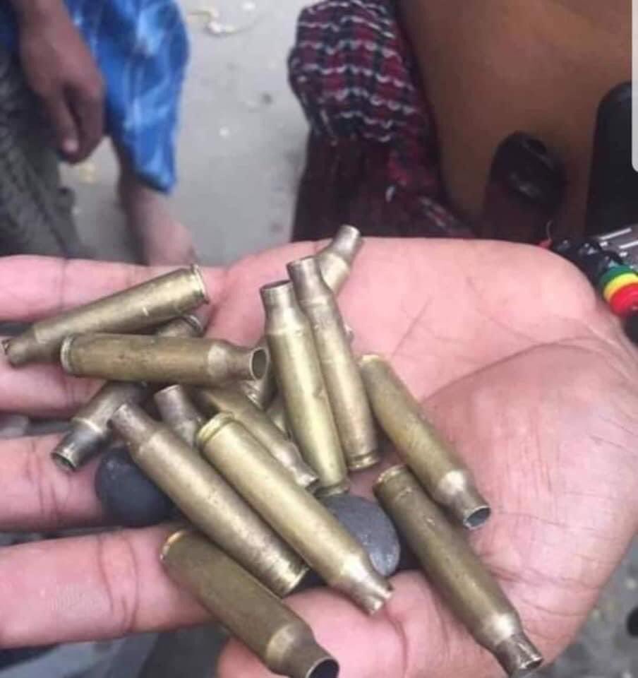 ScarlettCrlett1's tweet photo. Military Dictator used the banned type of ammunition in violation of the Geneva 1973 &amp; 1977 law. So, International Red Cross Committee (ICRC) to take action on Military Dictator. As a member of ICRC, the acts that happened at #Mandalay is unforgivable.
#WhatsHappeningInMyanmar https://t.co/liLCDsHbfm