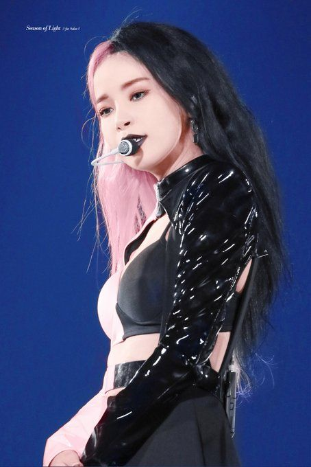 youniverse_22's tweet photo. The woman who fearlessly
#BrightestSolarDay
tried such challenging concepts,
#햇살같은_용선아_생일축하헤헿
we are very proud of all your achievements! 
#마마무 #솔라 
We are always here to support you..
#MAMAMOO #SOLAR 
Happy Birthday to our leader, Solar! 🎂
@RBW_MAMAMOO https://t.co/DZoA5P9XzQ