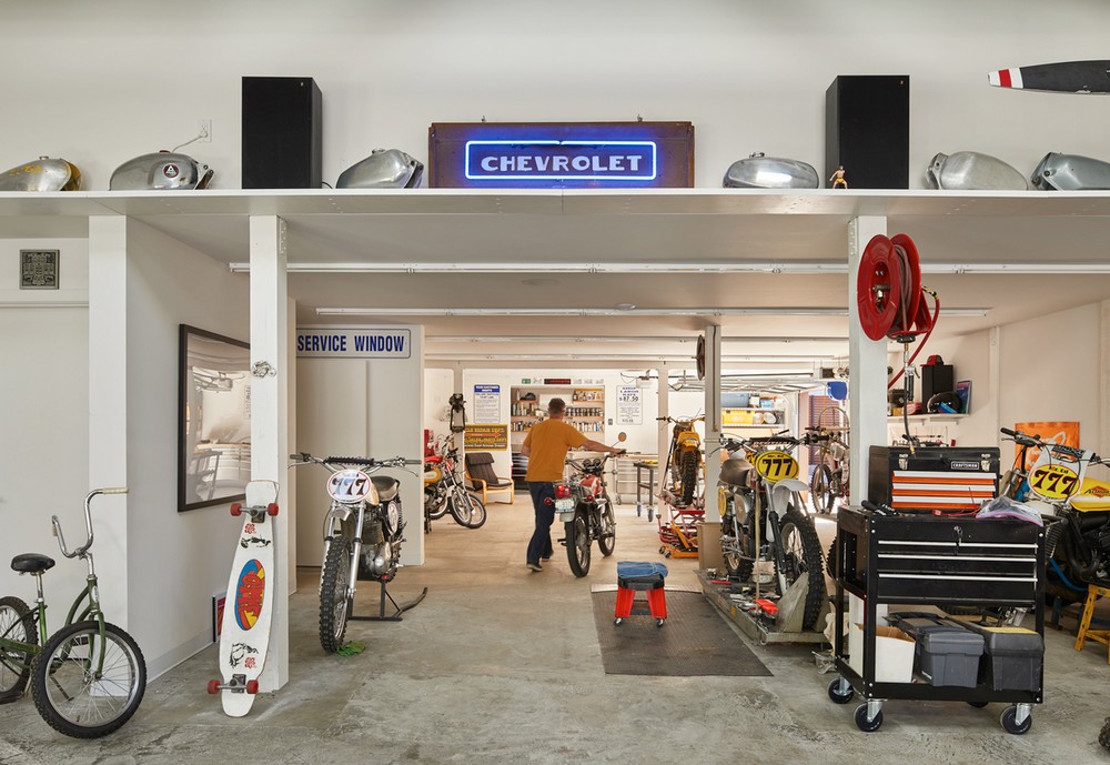 e_architect's tweet photo. A house for a guy who knows what he is all about : Spielbox,
- designed by chadbourne + doss architects, is a private garage and workshop with a bachelor pad
https://t.co/13XzaksnlS
#SeattleGarage #SeattleWorkshop #SeattleHome #Seattle chadbourne + doss architects https://t.co/PeZ80K85dc